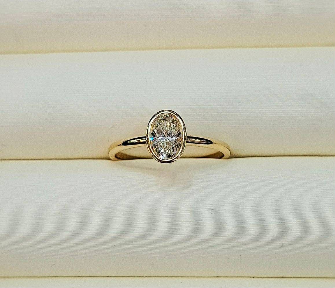 1.0ct GIA Natural Diamond 18K Engagement Ring - Image 2