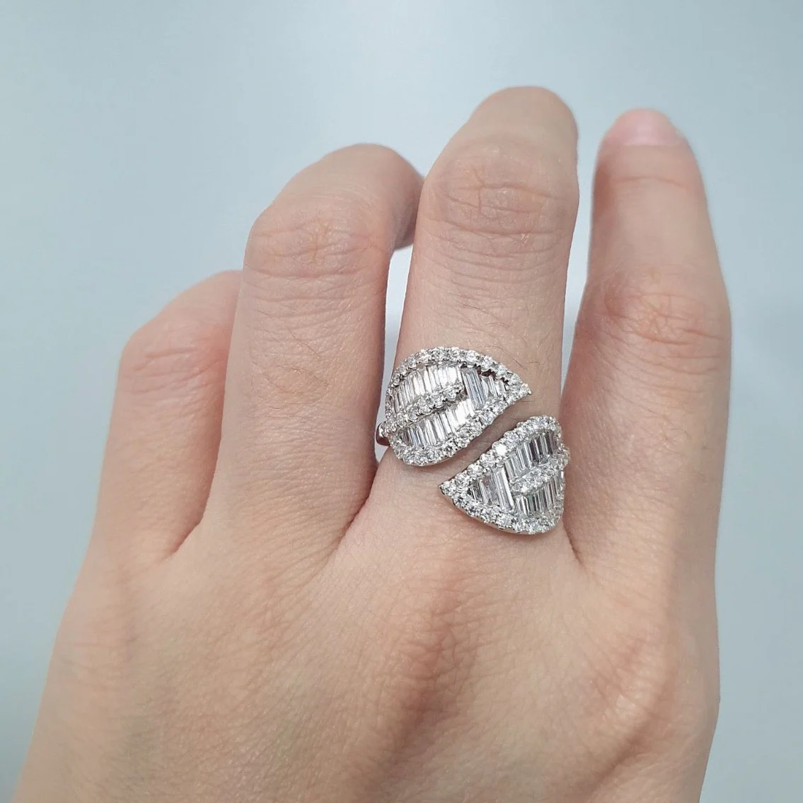 1.6ctw Two Leaf Diamond Ring 14K Gold - Image 2
