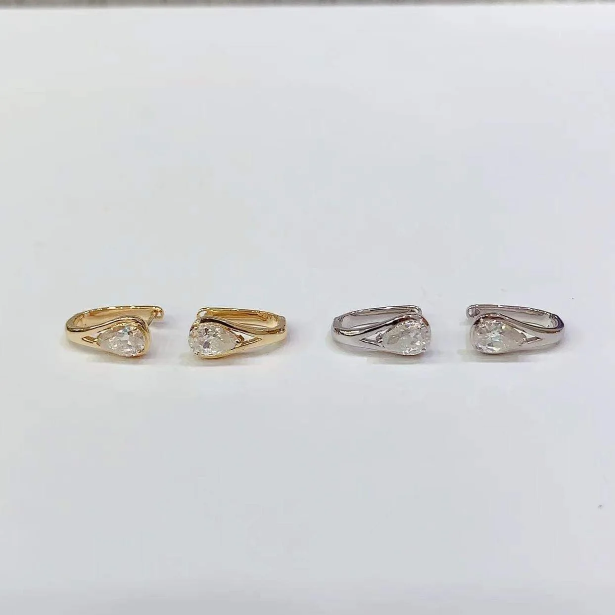 1ctw Pear Moissanite Bezel Earrings 18K - Image 2