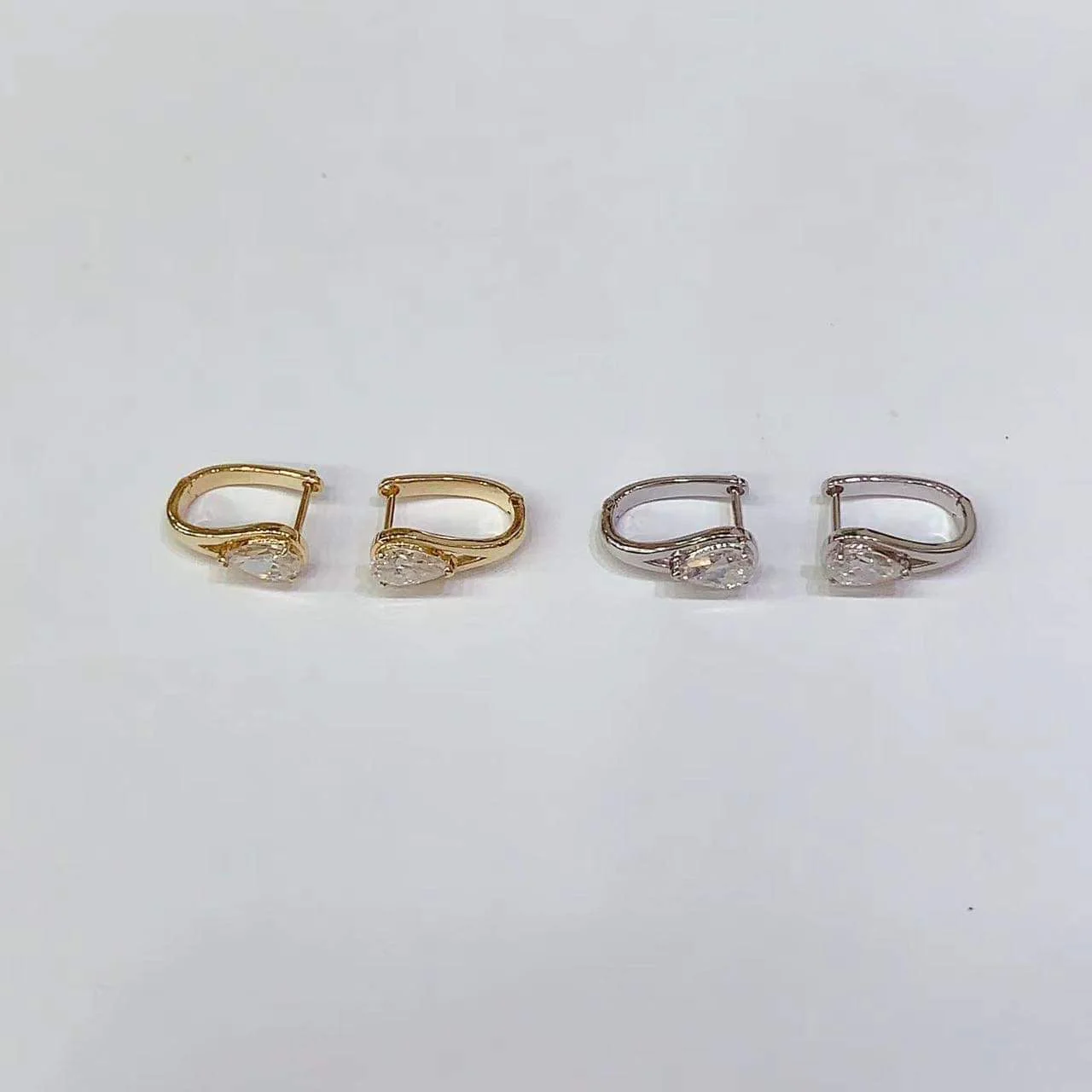 1ctw Pear Moissanite Bezel Earrings 18K - Image 5