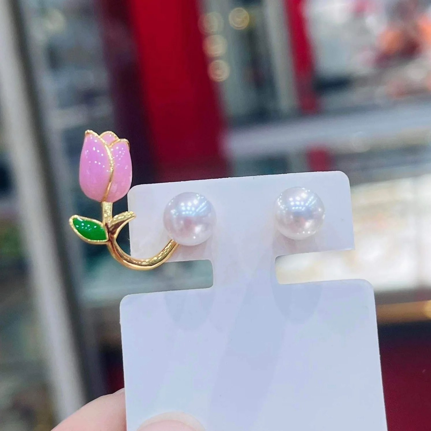 2-in-1 Tulip Pearl Earrings 18K - Image 2