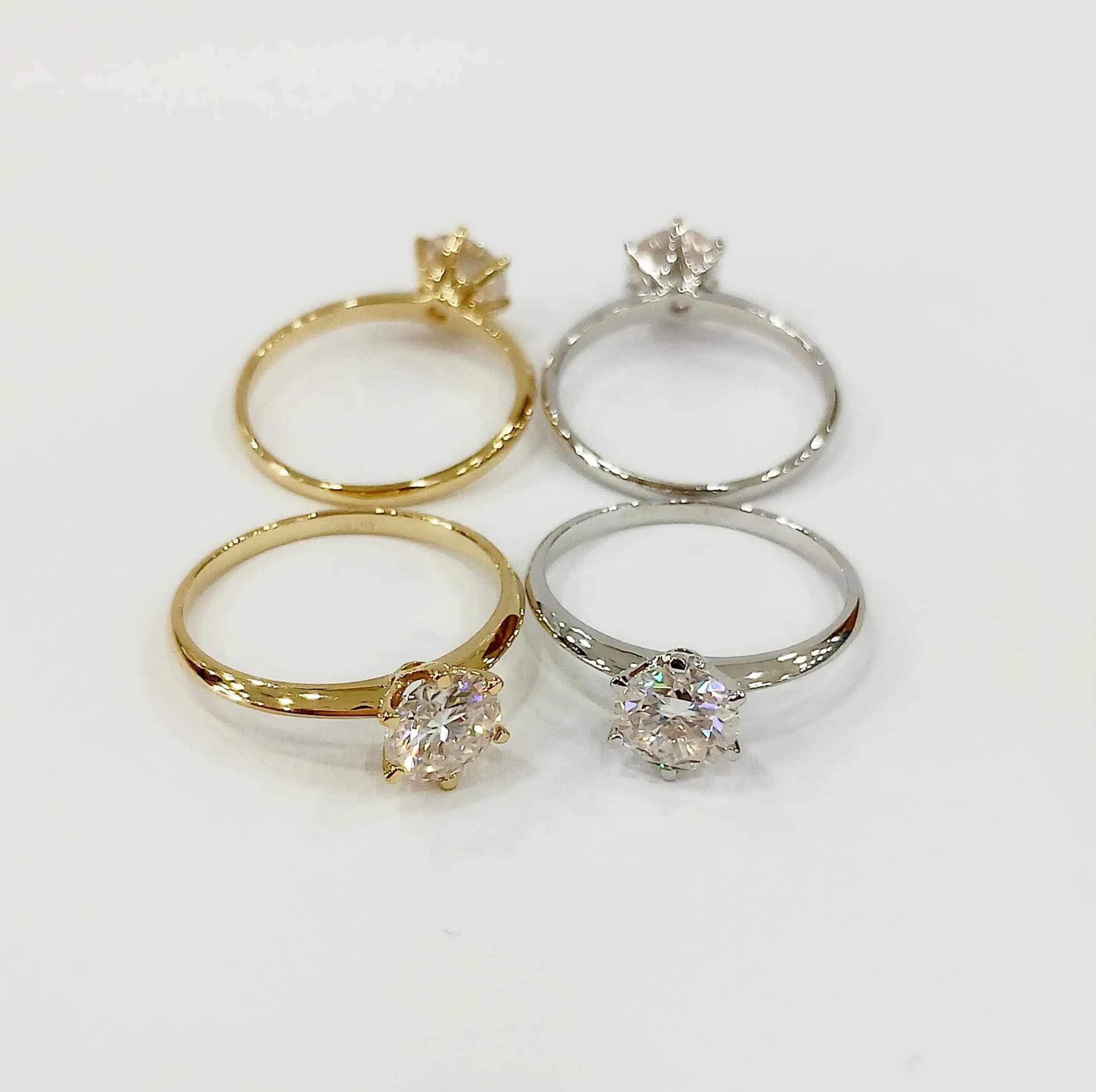 Esmeralda Moissanite Engagement Ring 18K Gold - Image 2