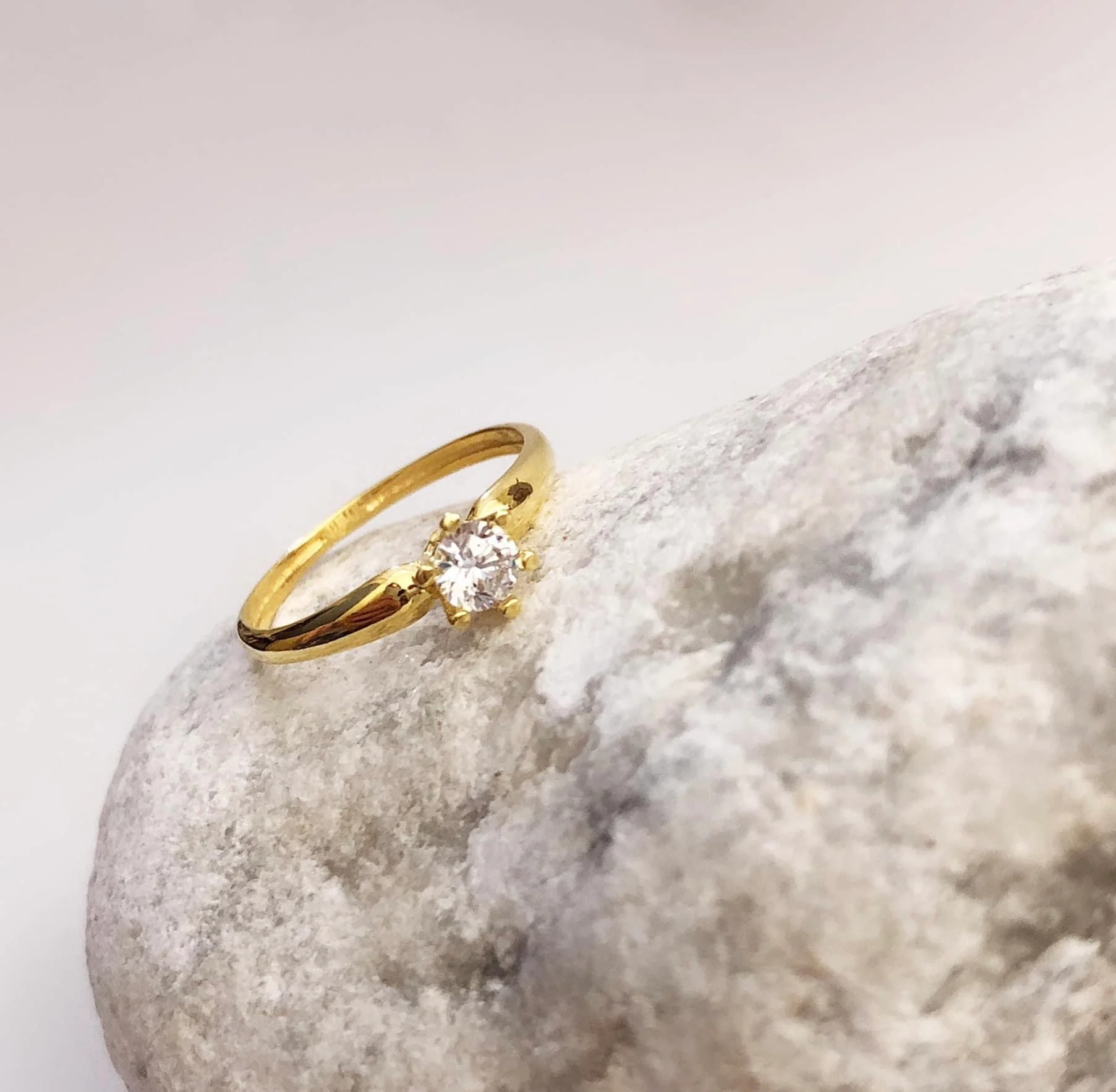 Ivana 6-Prong Engagement Ring 18K Yellow Gold - Image 3