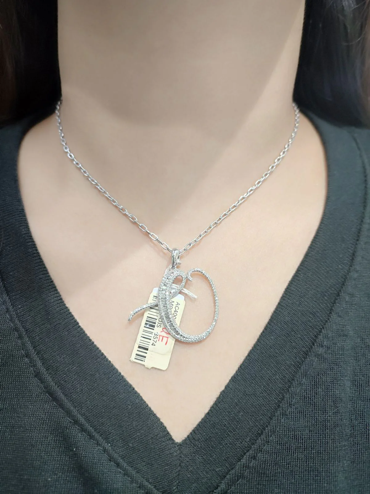 Letter O Diamond Pendant 14K - Image 2