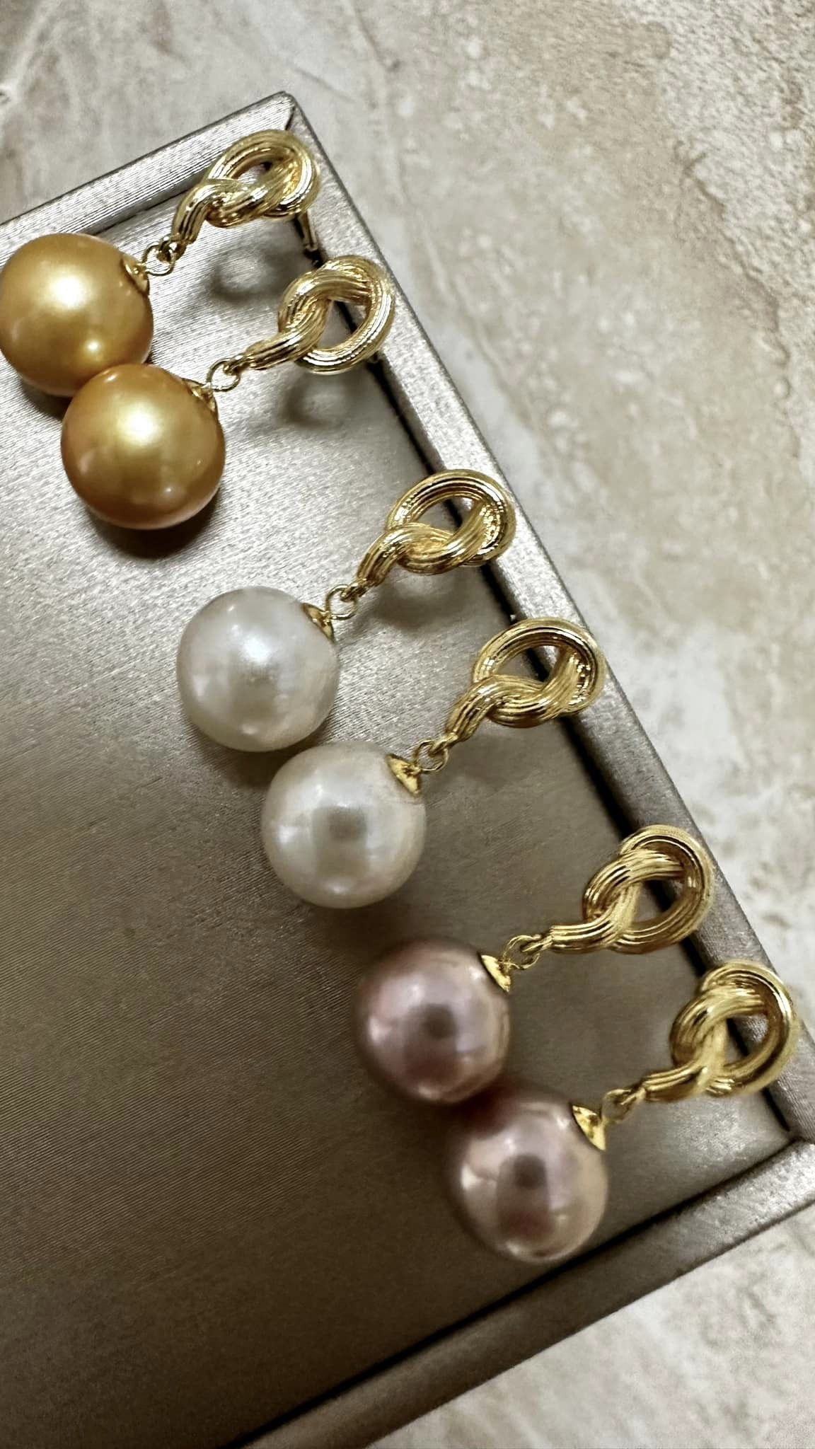 Lucky Knot South Sea Pearl Dangling Earrings 18K - Image 3