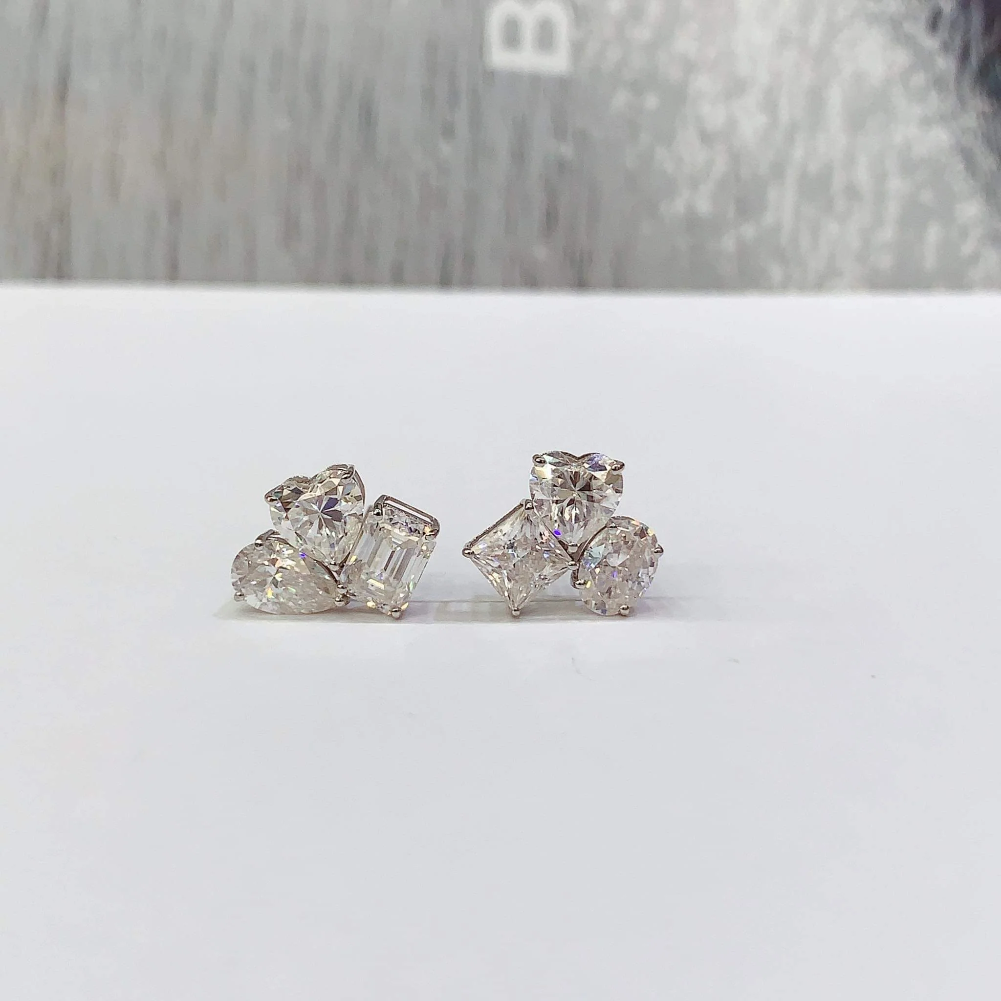 Mixed Moissanite Stud Earrings 18K - Image 2