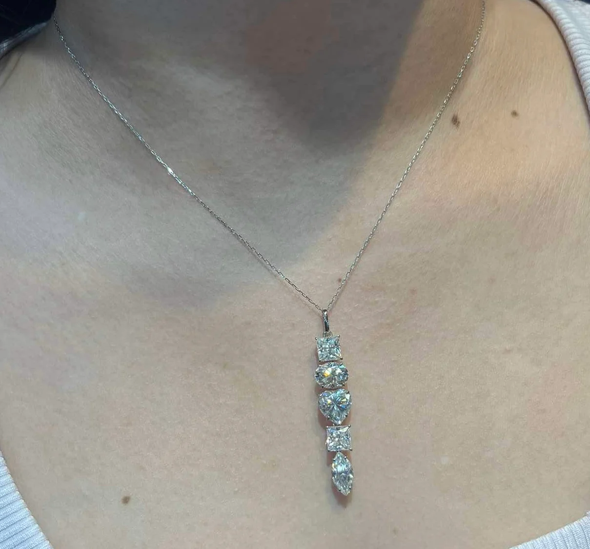 Multi-Shape Moissanite Necklace 18K - Image 5