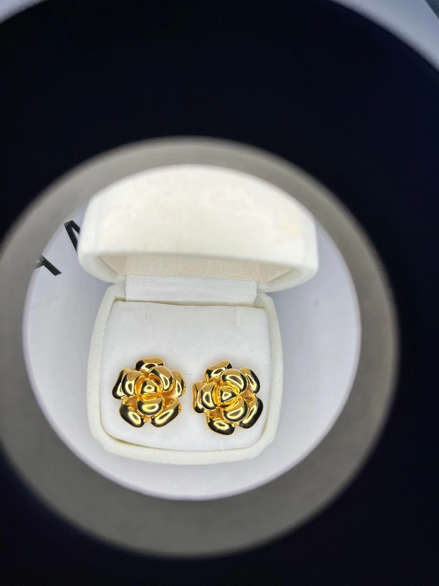 Shiny Rose Stud Earrings 18K Gold - Image 6